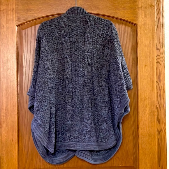 d & co. Sweater - Picture 2 of 5